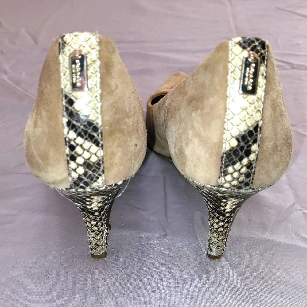 Coach Suede Pointed Toe Snake Embossed Beige Tan Pumps Heels 8.5